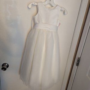 Flower girl size 3 dress with bow